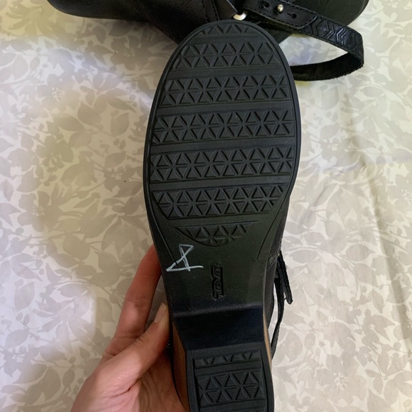 Teva Women’s Black Leather Roxy Mules - Picture 6 of 8